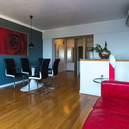 Shiny Near Beaches And Center Apartament Split