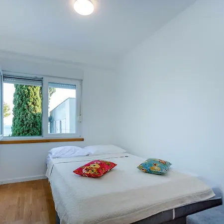 Apartament Shiny Near Beaches And Center